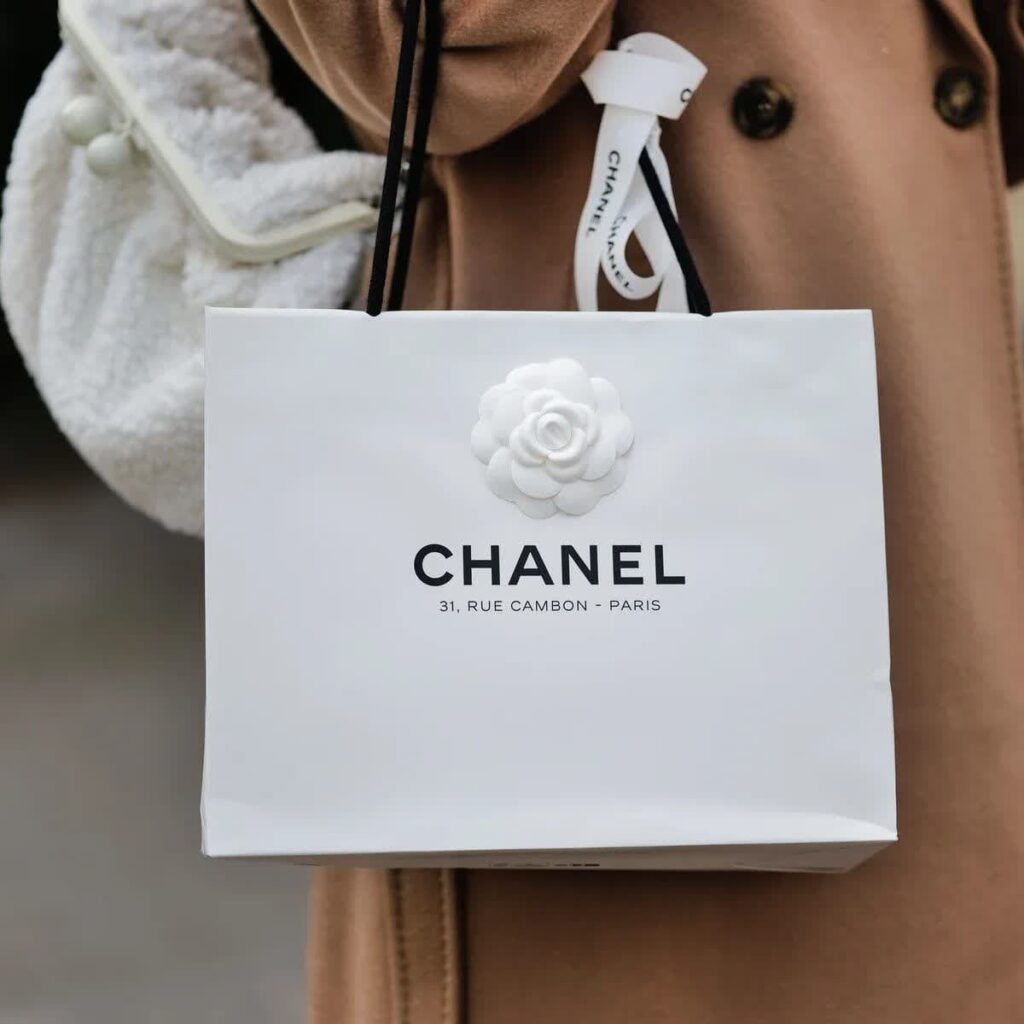 چاپ لوگوی طلایی یا مشکی؟ کدوم برای ساک لوکس‌تره؟